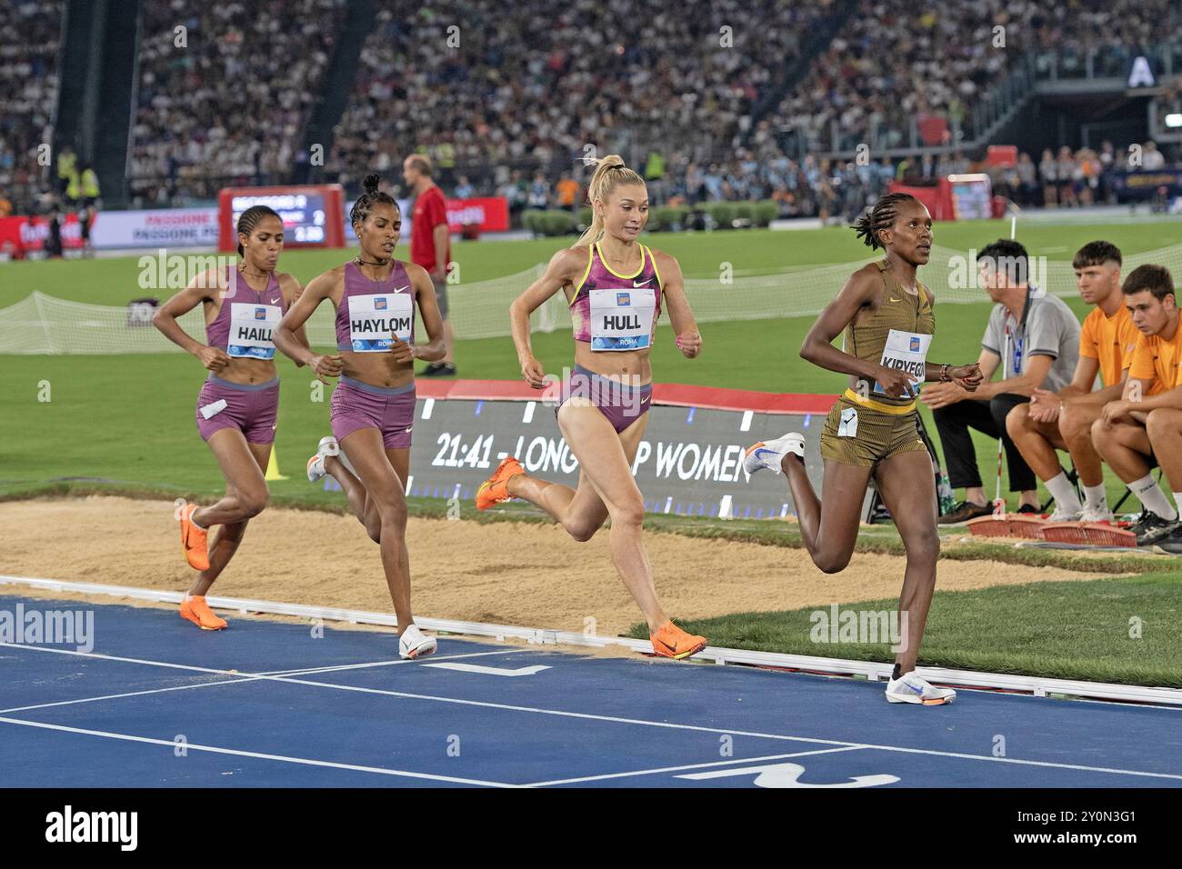 F. Kipyegon (KEN), J. Hull (aus), B. Haylom (ETH), F. Hailu (ETH), 1500m Frauen, Golden Gala Pietro Mennea Diamond League Athletics 2024, Rom, Italien Stockfoto