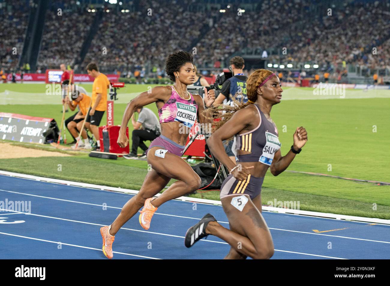 Anna Cockrell (USA) und Shiann Salmon (JAM) während 400 m Hürdenrennen der Frauen bei der Golden Gala Pietro Mennea Diamond League Athletics 2024 in Rom, Italien Stockfoto