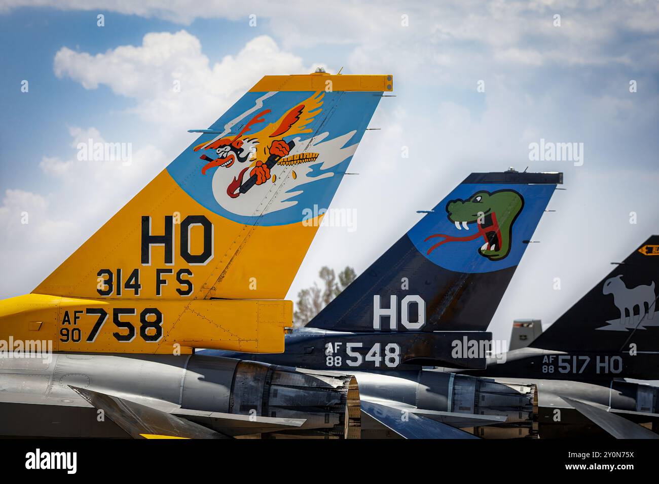 Die F-16 Falcons bei der Legacy of Liberty Airshow 2024 auf der Holloman Air Force Base in der Nähe von Alamogordo, New Mexico. Stockfoto