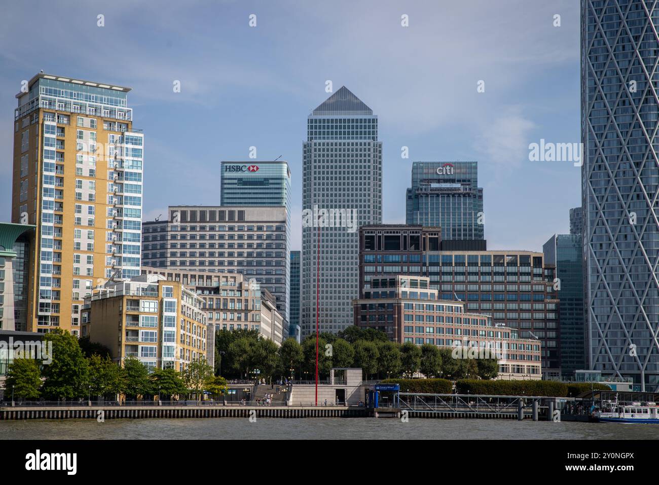 Blick auf die Canary Wharf Nr. 1 vom Fluss Stockfoto