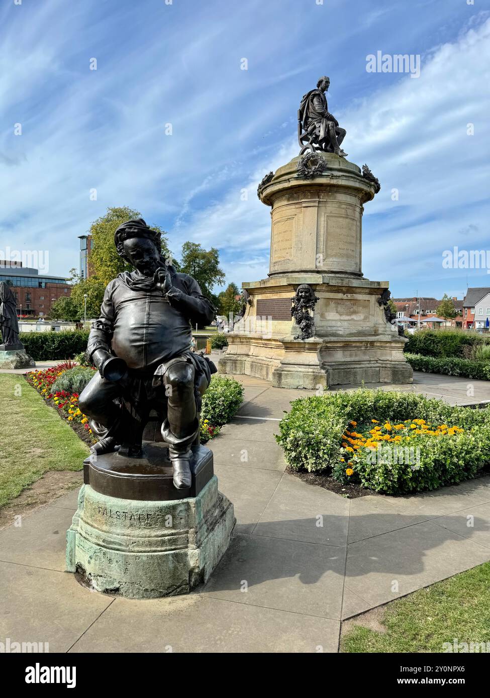 Die Statue von Falstaff am Gower Memorial in Bancroft Gardens. Stockfoto