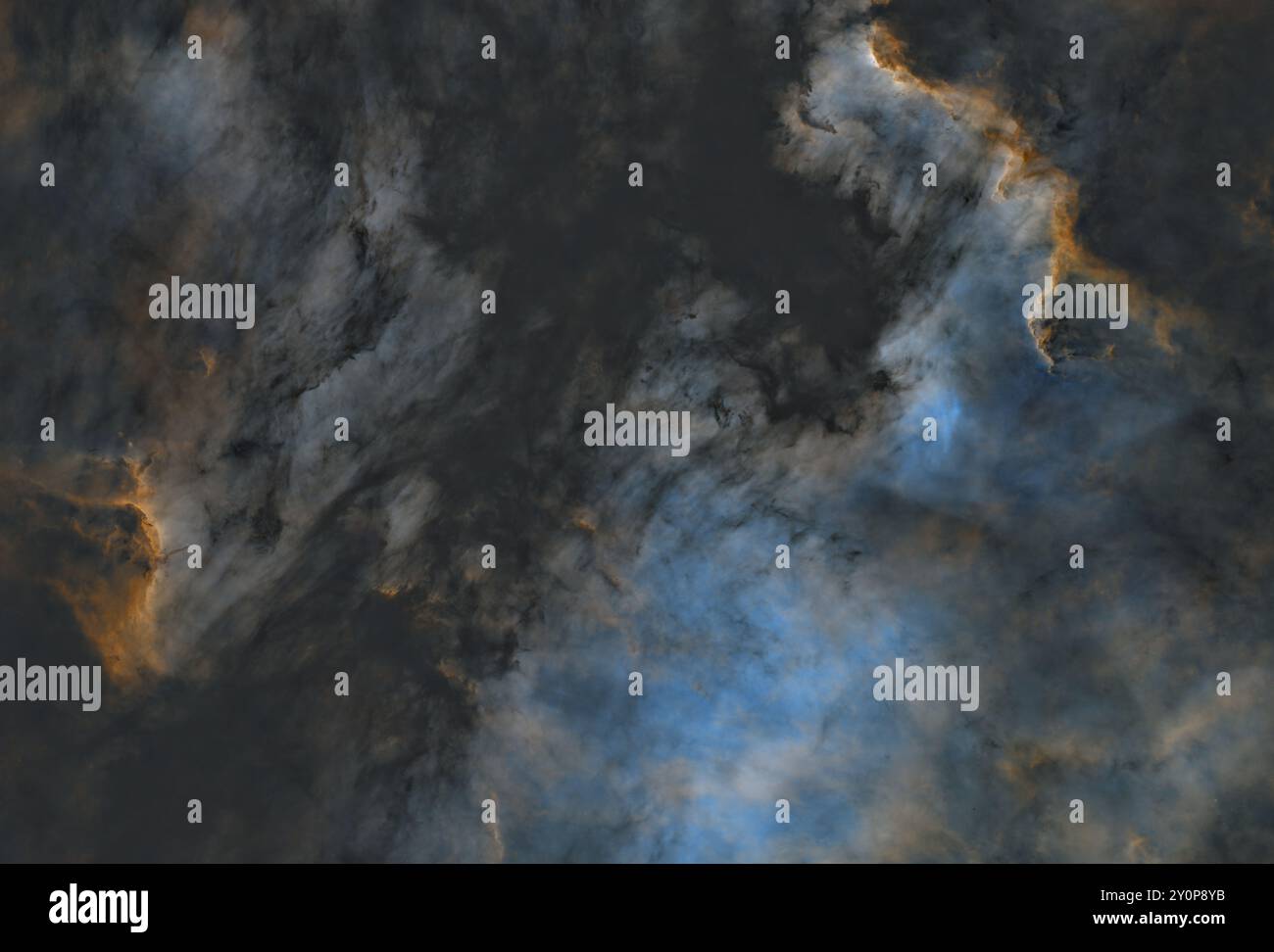 Der Nordamerika-Nebel und der Pelikannebel, aufgenommen in Schmalband von Zypern mit einem Skywatcher EvoGuide 50 und ZWO 183mm Pro Stockfoto