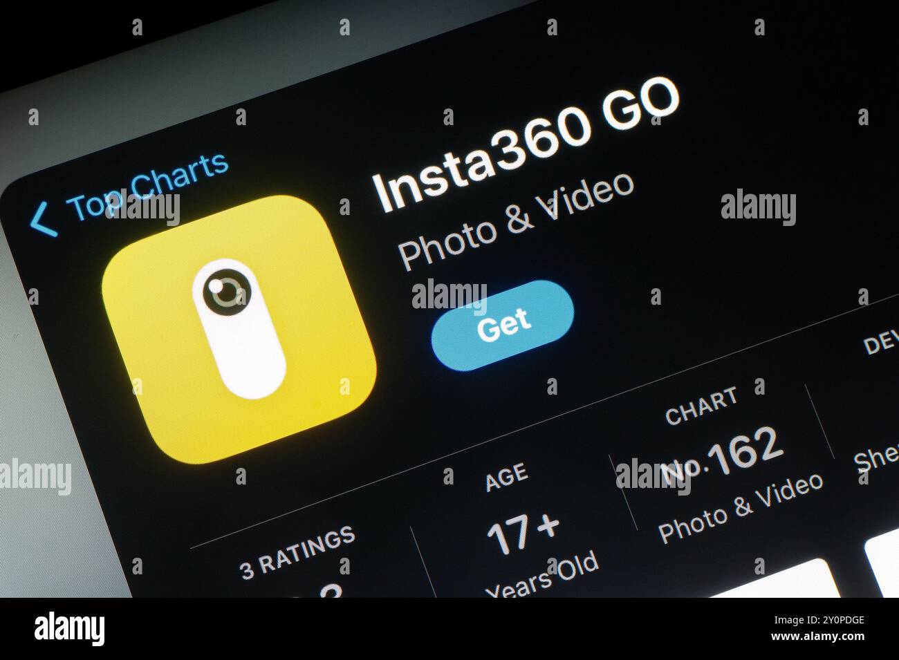 OSTRAVA, TSCHECHIEN - 27. JULI 2024: App Store mit Insta360 GO Photo Mobile App wird installiert Stockfoto
