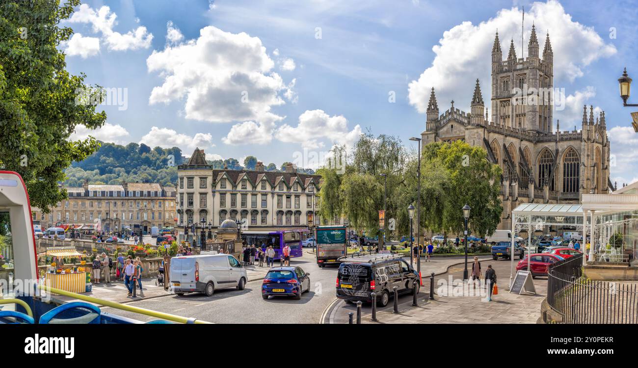 Panoramablick auf Bath und Bath Abbey, gegründet im 7. Jahrhundert und war ursprünglich ein Benediktinerkloster in Bath, Somerset, England, Großbritannien Stockfoto