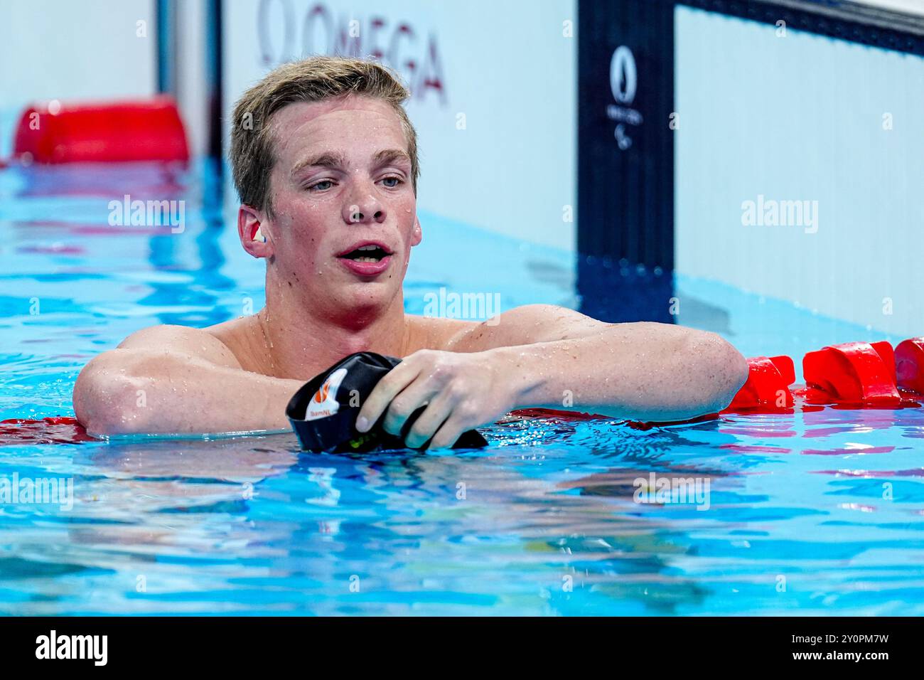 Nanterre, Frankreich. September 2024. NANTERRE, FRANKREICH - 3. SEPTEMBER: Rogier Dorsman aus den Niederlanden feiert Goldmedaille, nachdem er am 6. Tag der Para Schwimmen - Paris 2024 Summer Paralympic Games in der Paris La Defense Arena am 3. September 2024 in Nanterre, Frankreich, im 200-m-Einzelmedley SM11-Finale der Männer teilgenommen hatte. (Foto: Joris Verwijst/BSR Agency) Credit: BSR Agency/Alamy Live News Stockfoto