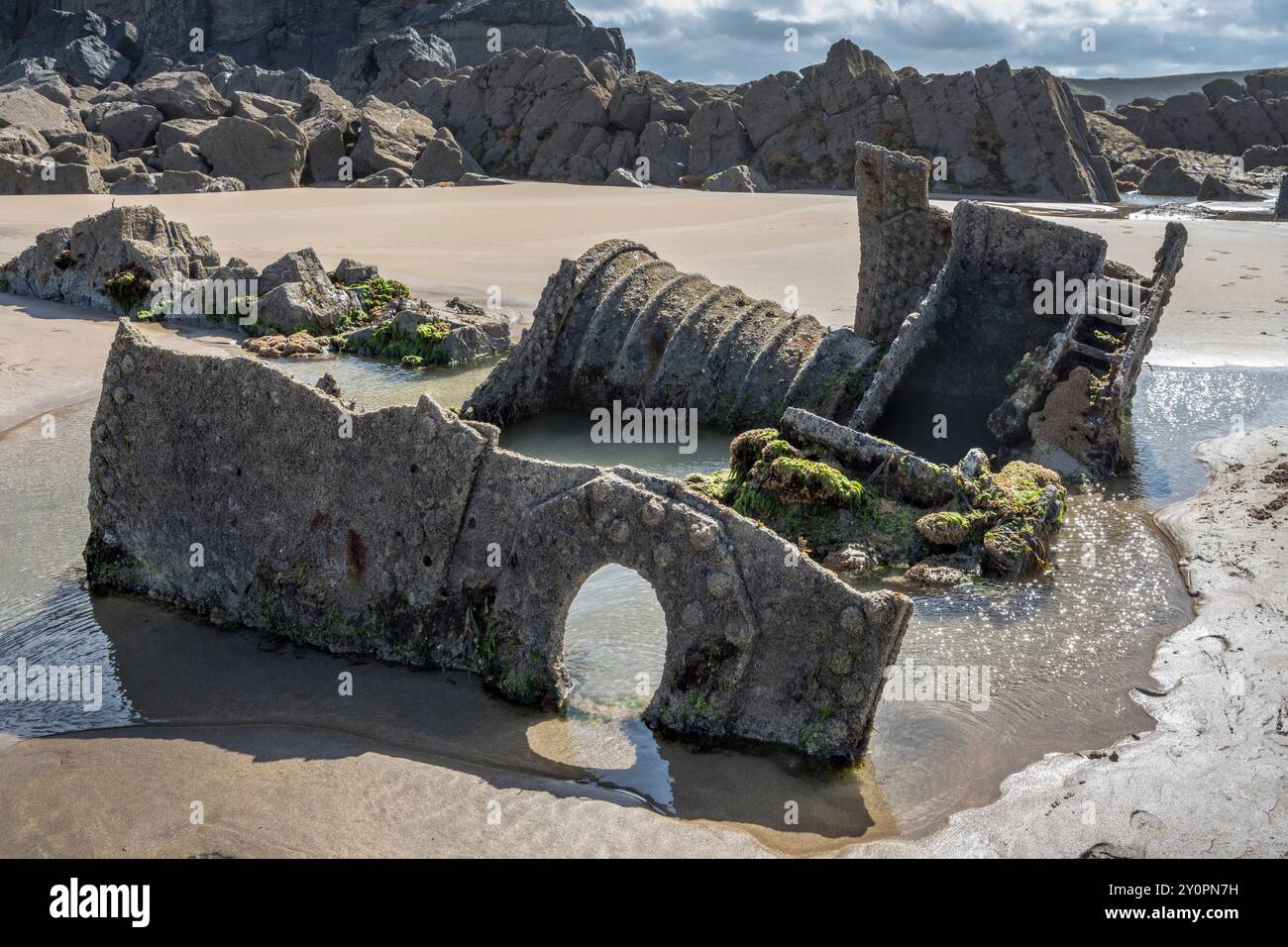 Überreste eines Schiffswracks 1917 an der Küste Cornwalls Stockfoto