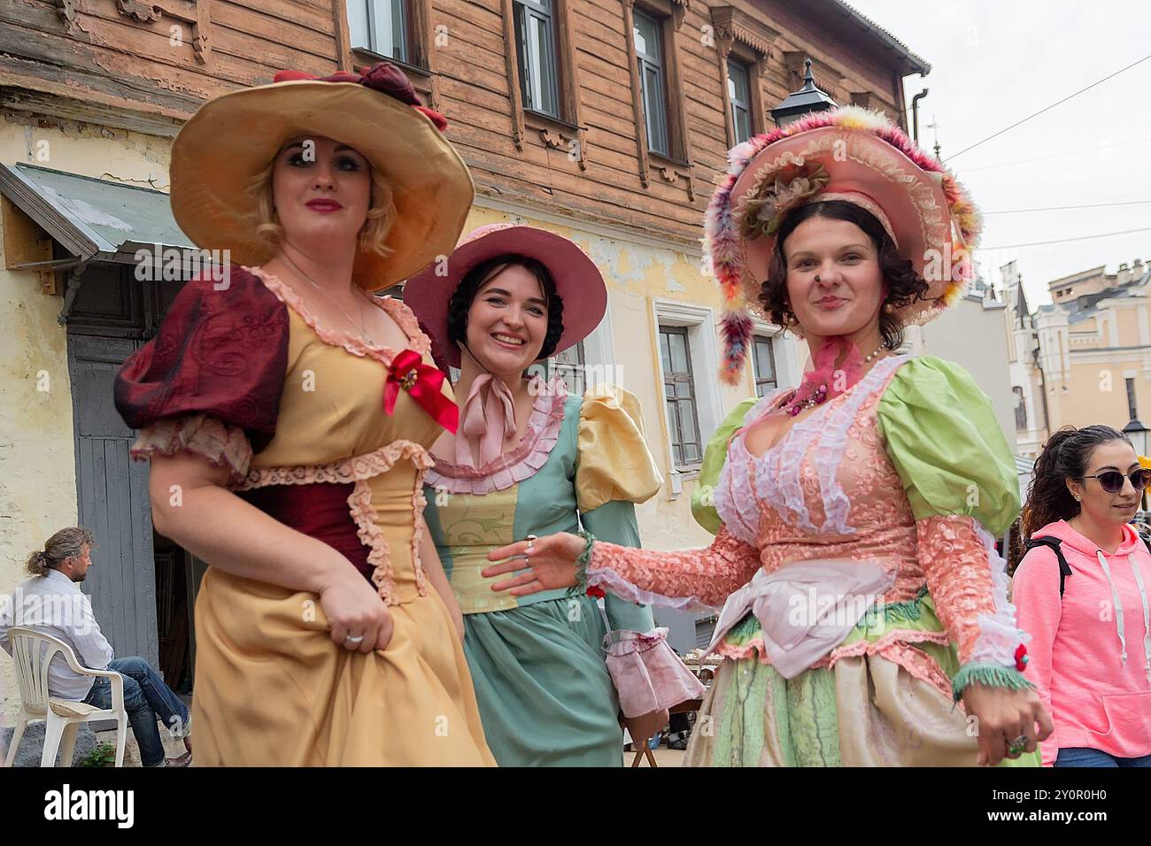 Kiew, Ukraine - 09. September 2018: Frauen in historischen Retro-Kostümen während des Abstiegstages des Heiligen Andreas Stockfoto