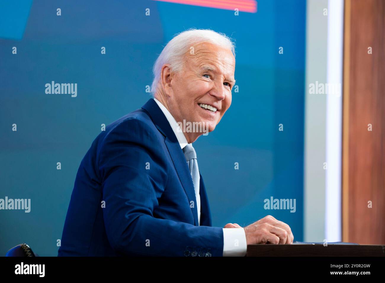 Washington, Usa. September 2024. Präsident Joe Biden lächelt während einer Content-Serie „Investing in America“ im South Court Auditorium im Weißen Haus in Washington, DC am Dienstag, den 3. September 2024. Foto: Bonnie Cash/UPI Credit: UPI/Alamy Live News Stockfoto