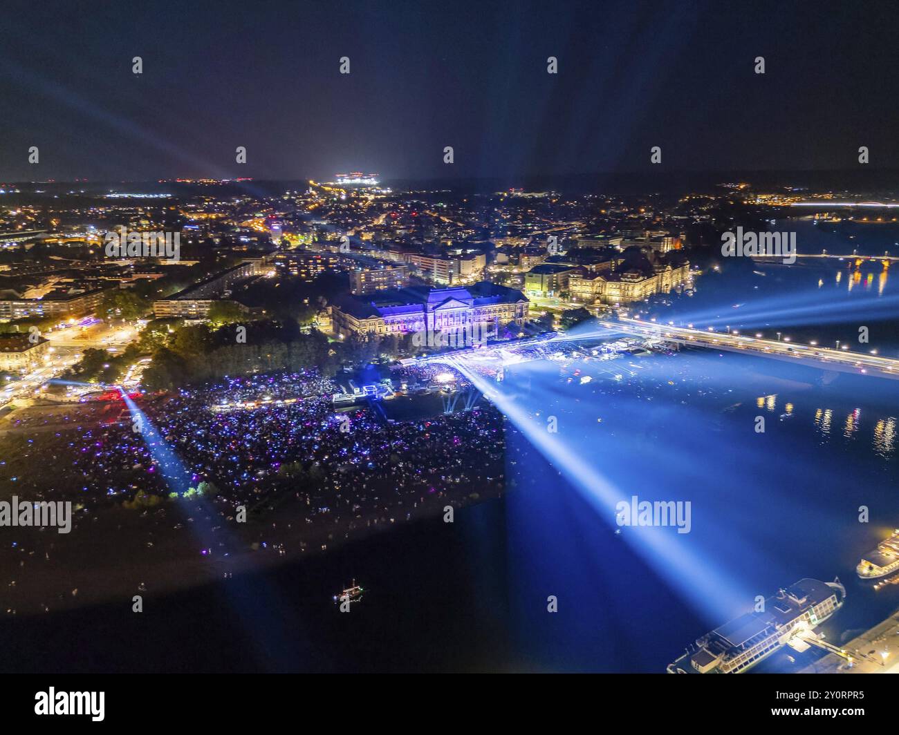 Die Kaisermania in Dresden ist eines der größten Musikveranstaltungen Deutschlands, bei dem der berühmte Sänger und seine Band vor einem großen Publikum auf t auftreten Stockfoto