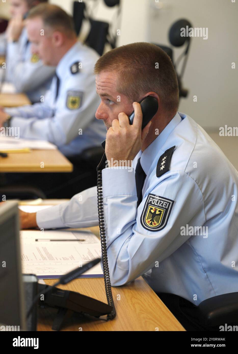 Potsdam, 12.06.2009, Bundespolizeikontrollstelle, Bundespolizeibeamte im Bundespolizeipräsidium, Potsdam, Deutschland, Europa Stockfoto