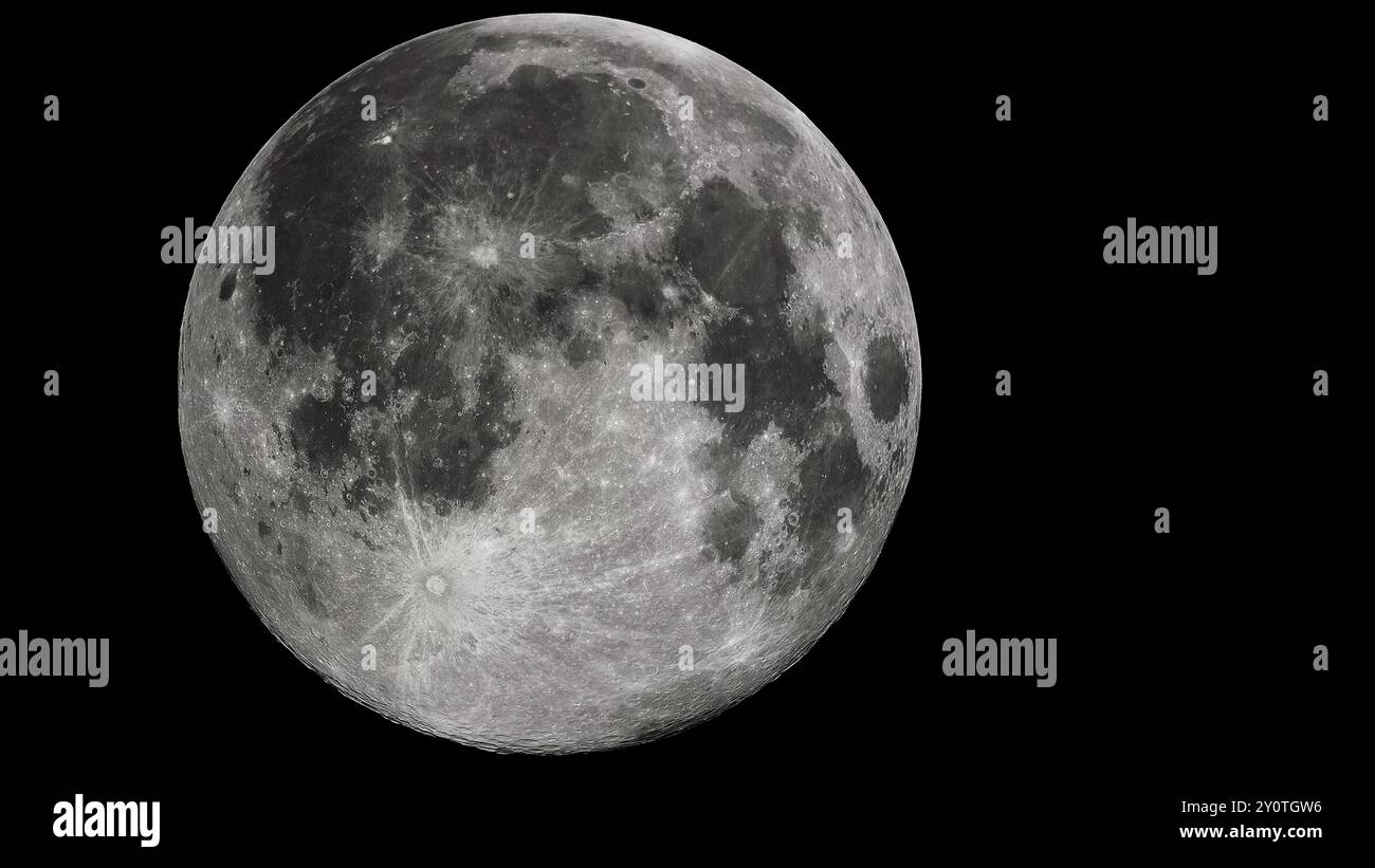 Der Mond isoliert auf schwarzem Hintergrund. Stockfoto
