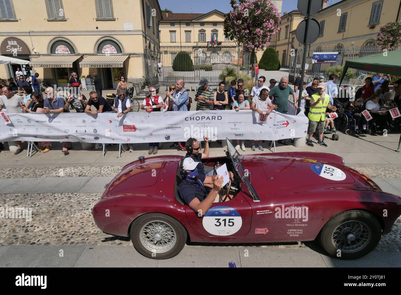1000 Meilen, jährliches Rennen des Retro-Oldtimers. Letzte besondere Etappe in Bergamo. Stockfoto