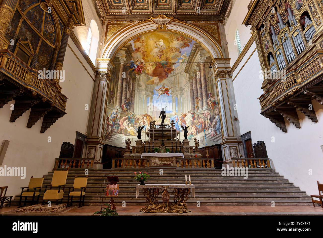 Innenaufnahme von Santa Maria della Scala, Siena, Toskana, Italien Stockfoto