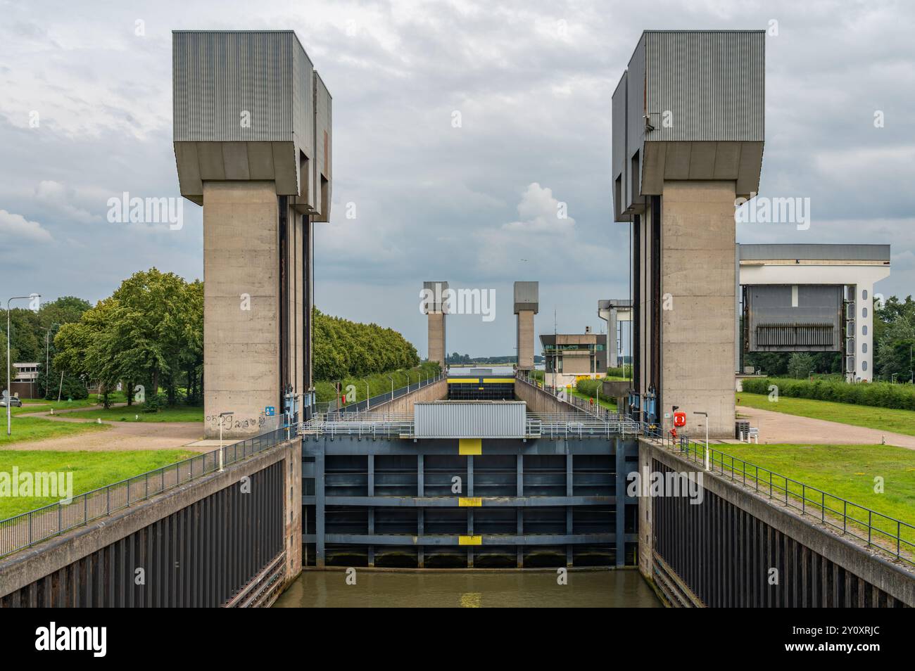 Wijk bij Duurstede, Niederlande, 27.07.2024, die Prinses Irene schlösst im Amsterdamer Rheinkanal Stockfoto