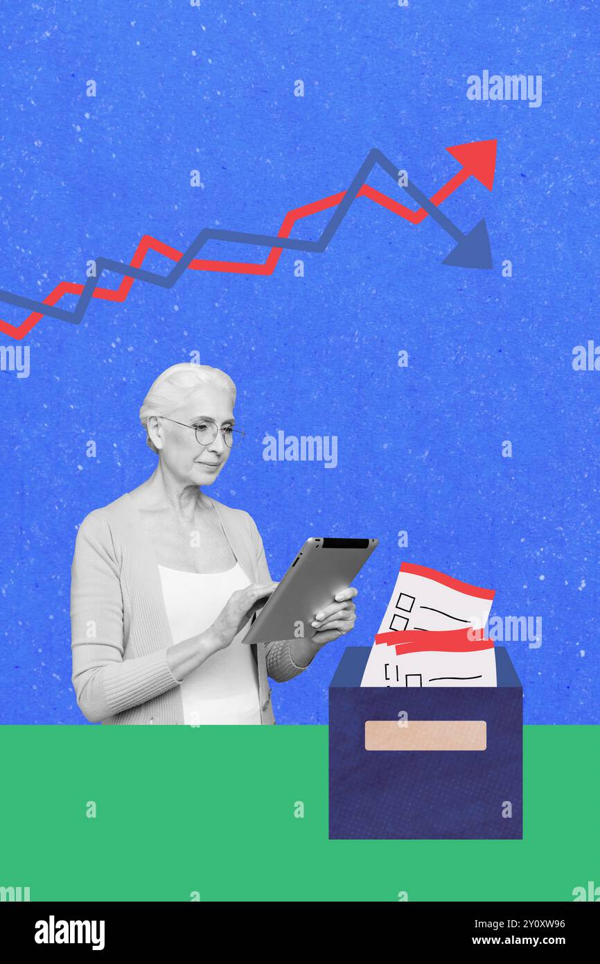 Vertikale Fotocollage einer ernsthaften alten Frau Surf ereader Box Wahlverfahren Registrierung isoliert auf gemaltem Hintergrund Stockfoto