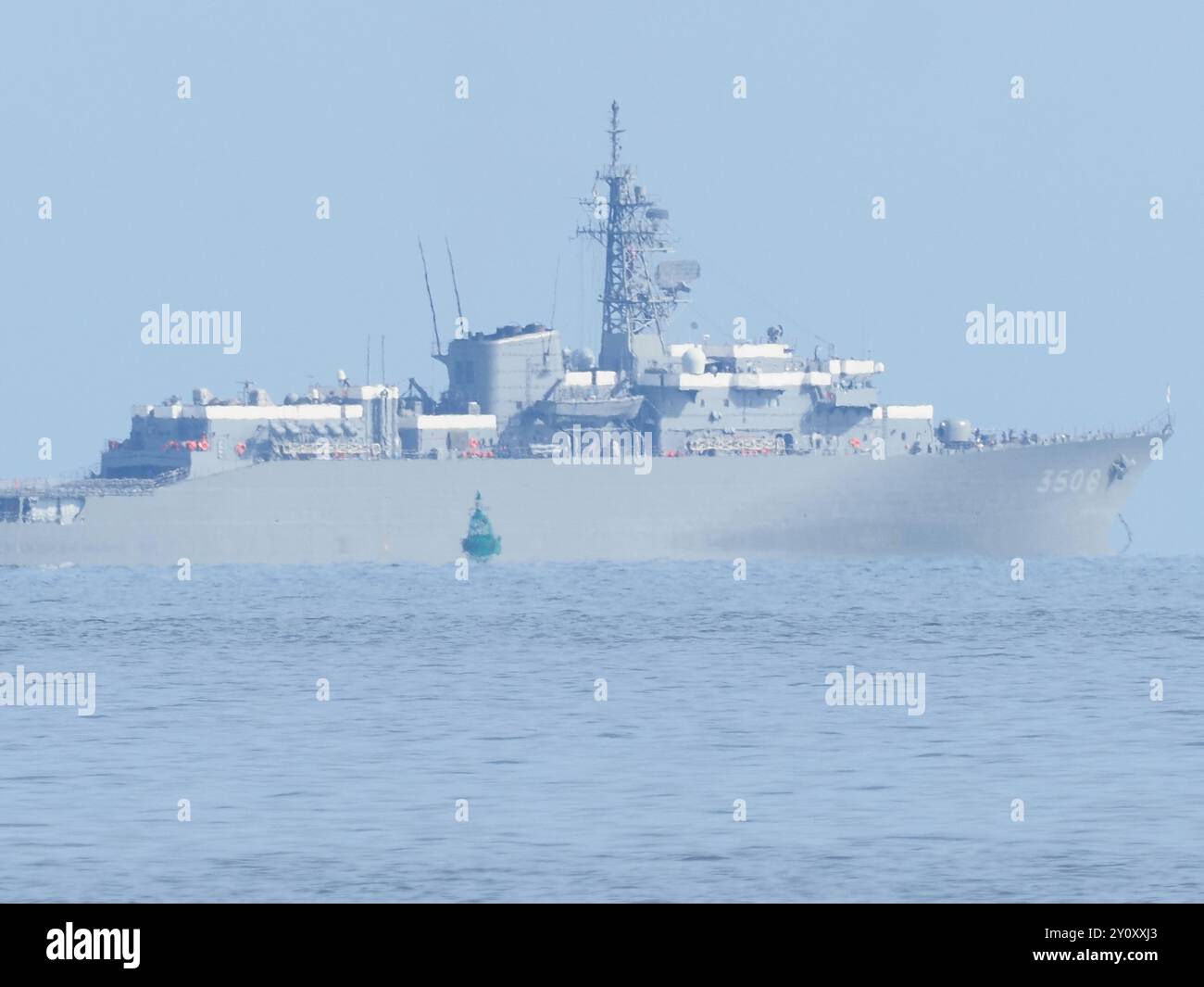 Sheerness, Kent, Großbritannien. September 2024. Das japanische Kriegsschiff Kashima wurde heute Morgen vor Sheerness, Kent, vor Anker gebracht. Das Schiff ist das Flaggschiff der Japan Maritime Self-Defense Force (JMSDF), das in den 1990er Jahren gebaut wurde Quelle: James Bell/Alamy Live News Stockfoto