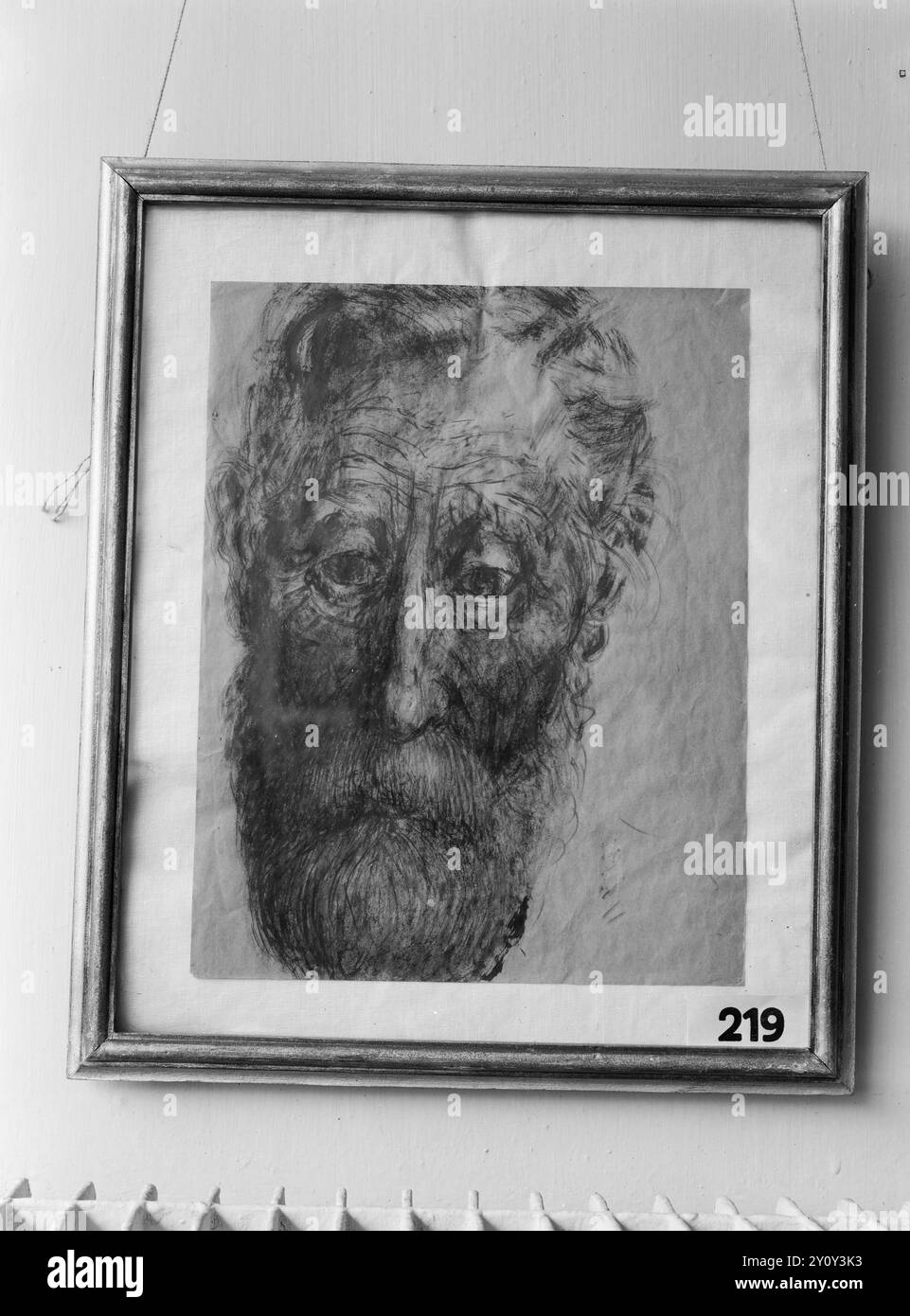 Tatsächlich 04-1951: Island in Öl und Stein. Island hat das Haus der Künstler und Galleri per in Oslo erobert, aber es ist eine freundliche Besatzung, die auf Einladung unseres eigenen Außenministeriums gegründet wurde. Sie bat die Isländer, uns eine repräsentative Auswahl isländischer Kunst zu schicken. Kunstausstellung 1951', wie der Name sagt, in all seiner beeindruckenden Länge. PORTRÄT von Johannes S. Kjarval, ein Kunstwerk der isländischen Staatlichen Kunstsammlung. Foto: Sverre A. Børretzen / aktuell / NTB ***Foto ist nicht bildverarbeitet*** Kontakt Stockfoto