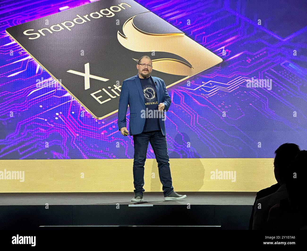 Berlin, Deutschland. September 2024. Der Chip-Hersteller Qualcomm hat seinen Wettbewerb gegen Intel und Apple auf der IFA verstärkt und billigere Versionen seiner Snapdragon X-Modellreihe vorgestellt. Cristiano Amon, CEO von Qualcomm, stellte am Mittwoch (4. September) vier neue Prozessorsysteme vor, die weniger Kerne als die Topmodelle benötigen. Quelle: Christoph Dernbach/dpa/Alamy Live News Stockfoto