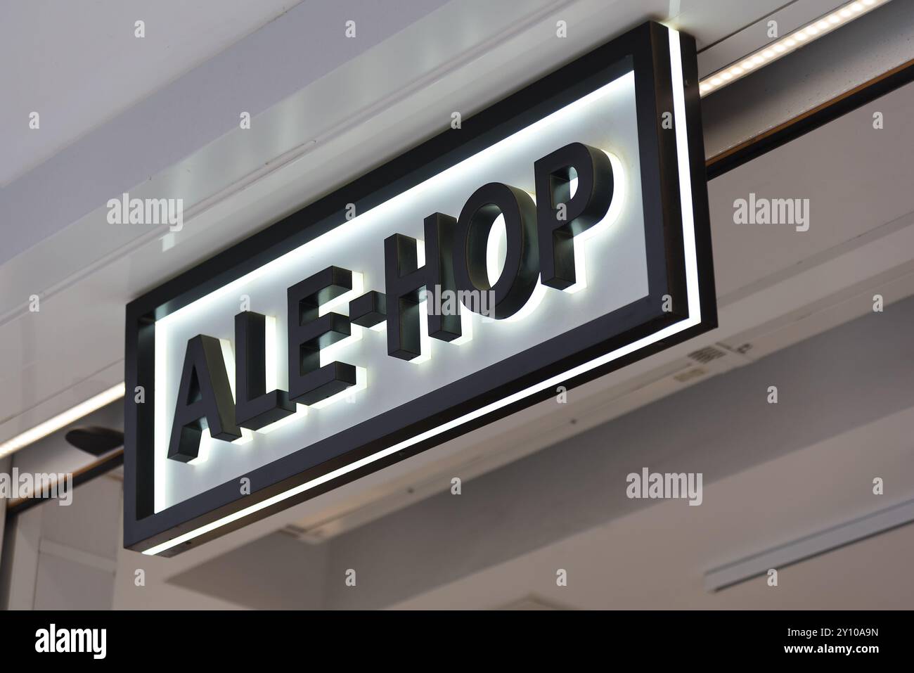 ALE-HOP-Shop-Schild. Eine Sortenkette mit Ursprung in Valencia, Spanien. Stockfoto