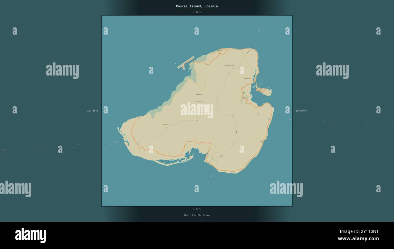 Die Insel Kosrae im Nordpazifik, die zu den Föderierten Staaten von Mikronesien gehört, wurde auf einer topografischen, humanitären Straße der OSM beschrieben und hervorgehoben Stockfoto