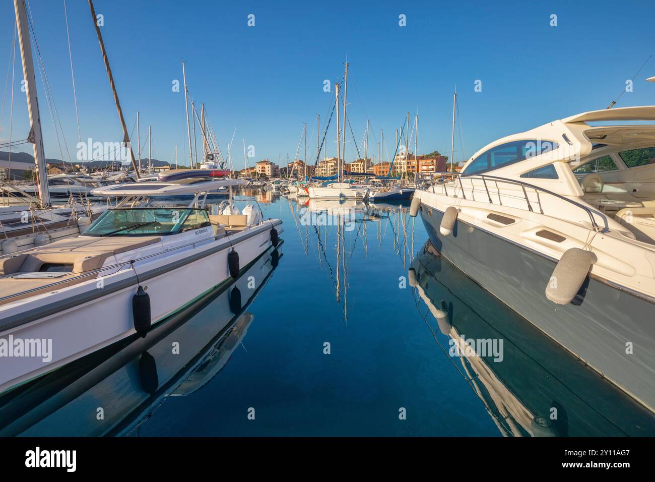 Die Boote liegen im Hafen von Porto Vecchio, Corse-du-Sud, Korsika, Frankreich Stockfoto