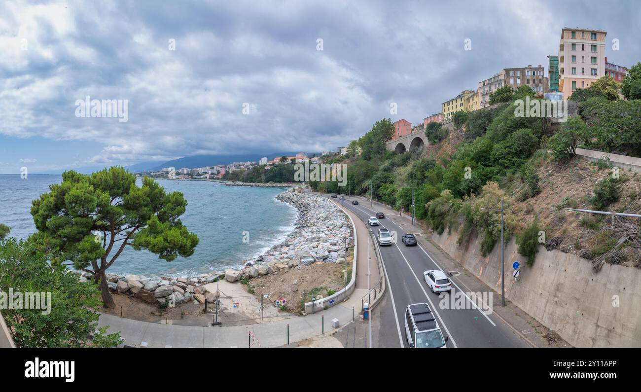 Die Hauptstraße am Meer in Bastia, Haute-Corse, Frankreich Stockfoto