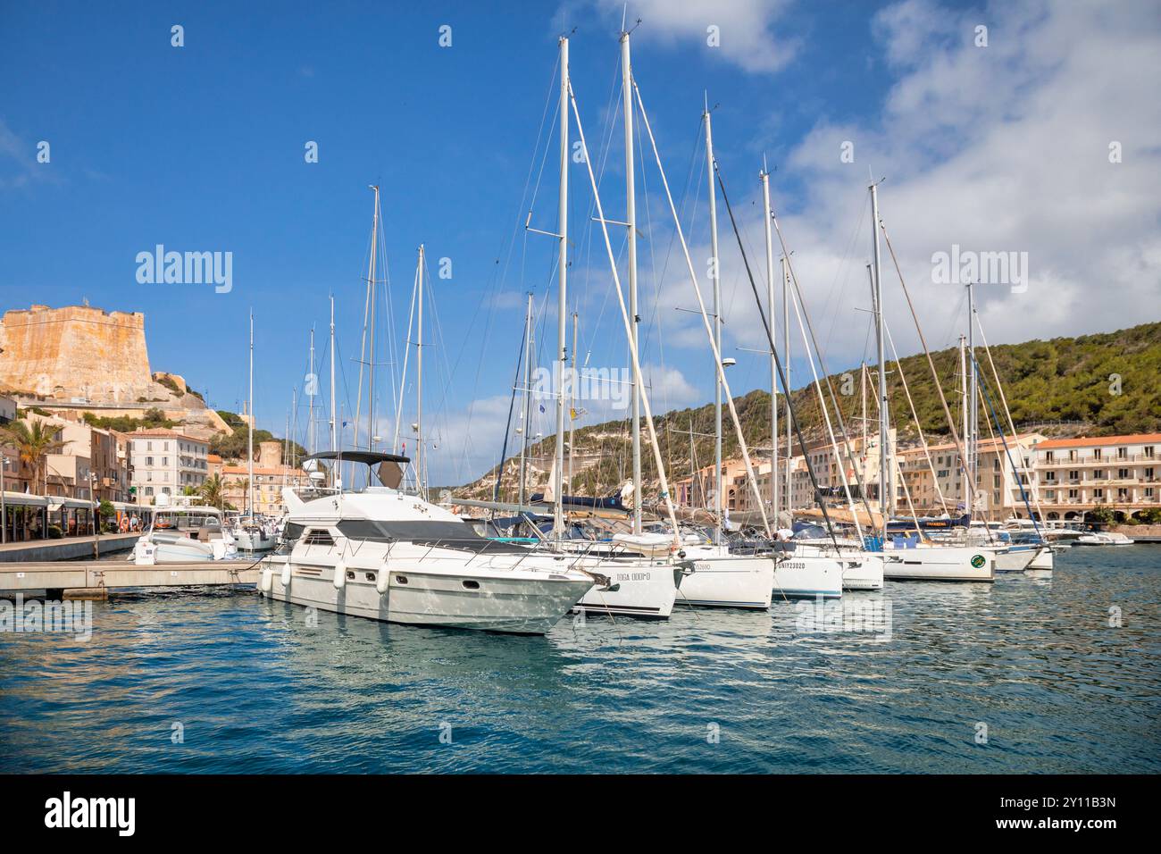 Der Hafen, Bonifacio, Corse-du-Sud, Korsika, Frankreich Stockfoto
