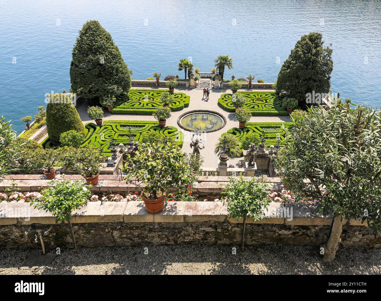 Der kunstvolle Garten auf der Isola Bella, einer der Borromäischen Inseln des Lago Maggiore in Norditalien Stockfoto