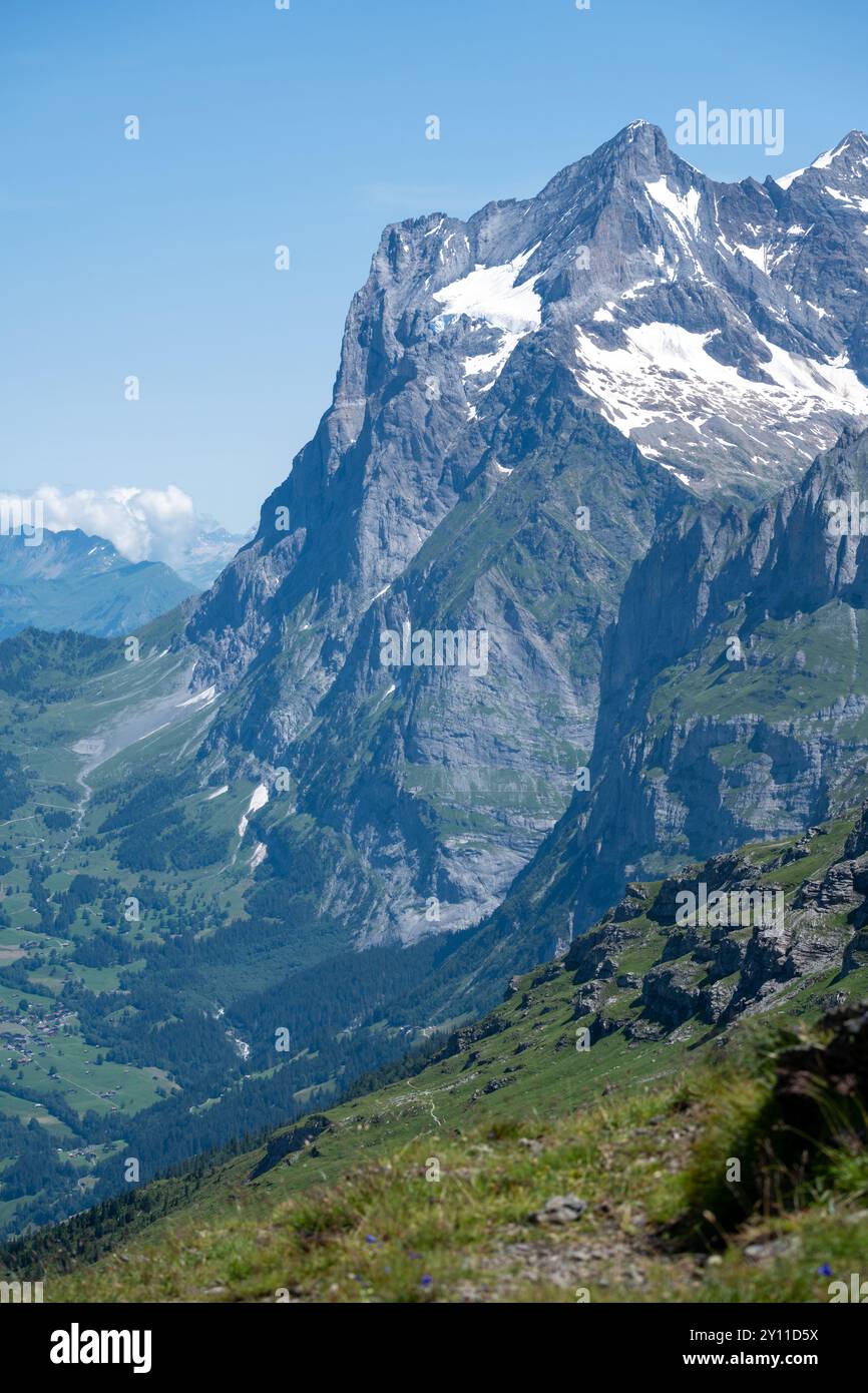 Blick auf die Eiger-Nordwand vom Eiger-TRALI in der Schweiz Stockfoto