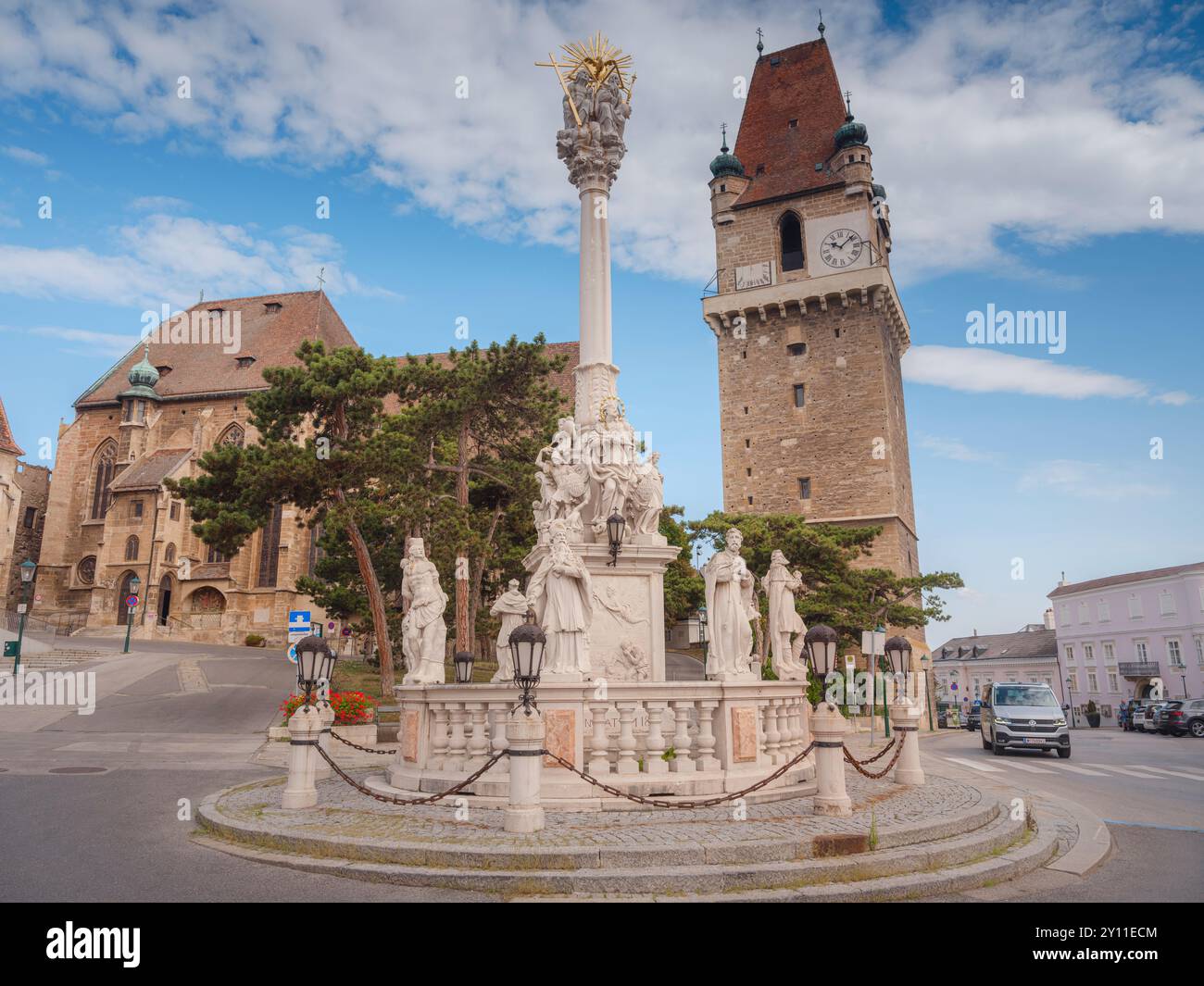 Perchtoldsdorf, Österreich - 22. JULI 2023. Historische Altstadt mit befestigtem Turm, erbaut im 15. Und 16. Jahrhundert. Stadt Perchtoldsdorf, Landkreis Moedling, Niederösterreich. Stockfoto