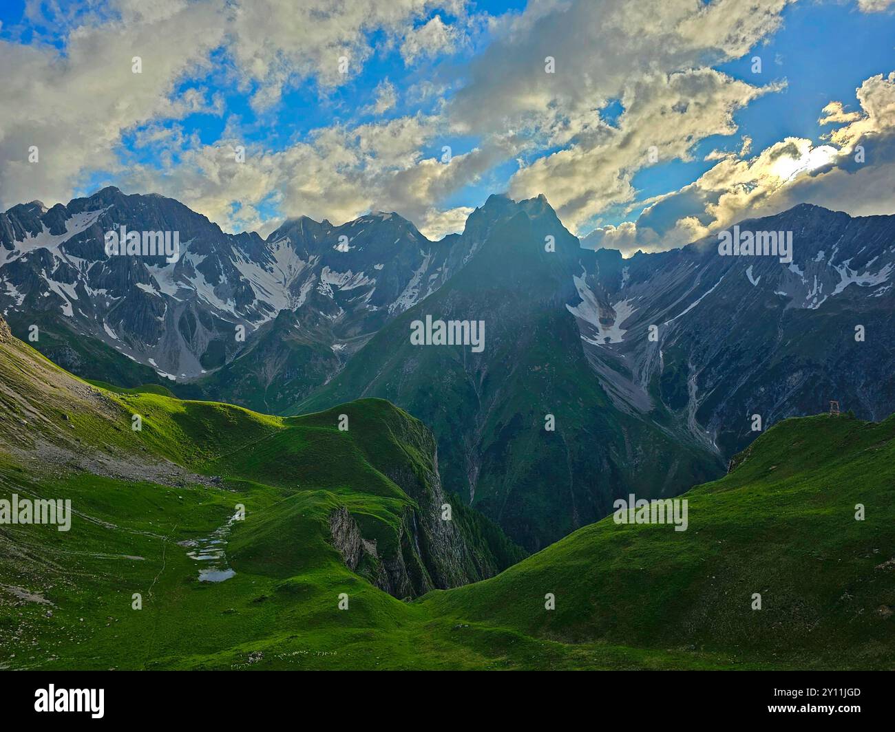 Blick von der Memminger Hütte (2242m) auf die Lechtaler Alpen mit der Freispitze (2884m), Tirol, Österreich, Alpen, Lechtaler Alpen, Fernwanderweg E5, Alpenüberquerung von Oberstdorf nach Meran Stockfoto