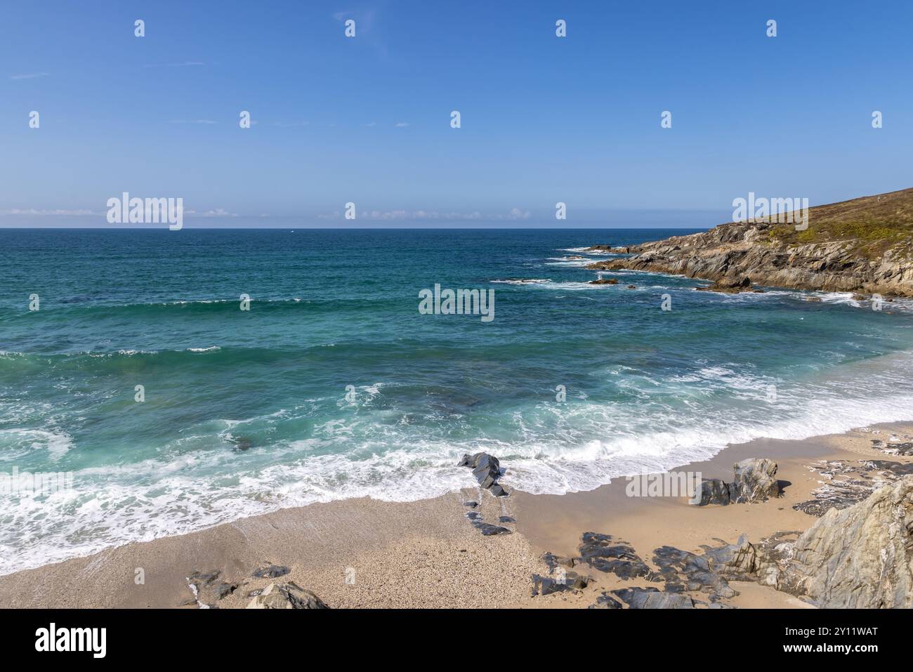 Ein Blick auf das Meer am Little Fistral Beach an der Küste Cornwalls Stockfoto