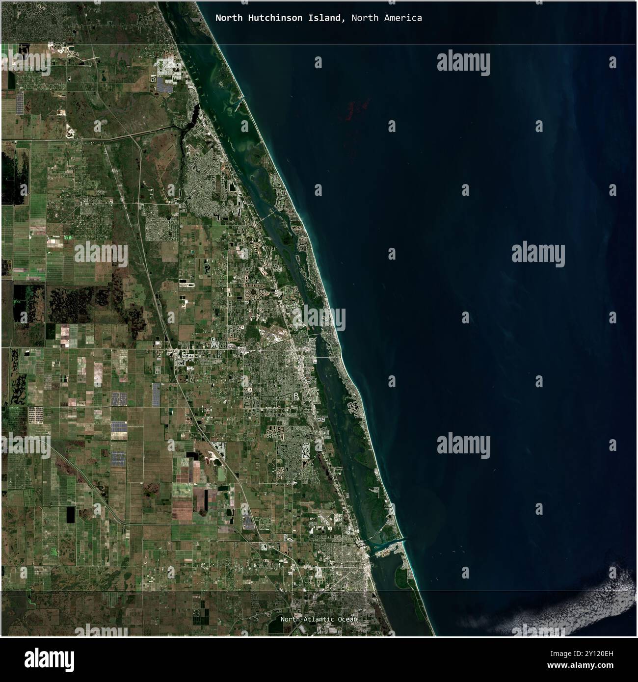 Die North Hutchinson Island im Nordatlantik, die zu den Vereinigten Staaten gehört, wurde auf einem Satellitenbild vom 24. Dezember 2021 quadratisch zugeschnitten Stockfoto