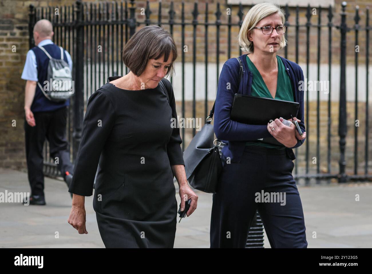 London, Großbritannien. September 2024. Jo Stevens, Staatssekretär für Wales in der Starmer-Regierung, Abgeordneter der Labour Party für Cardiff East, geht heute Nachmittag mit Kollegen in Whitehall. Quelle: Imageplotter/Alamy Live News Stockfoto