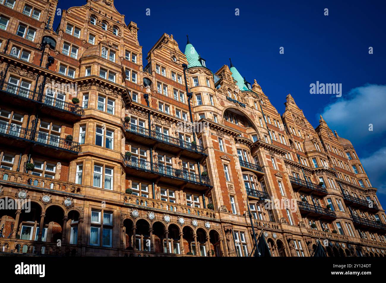 Kimpton Fitzroy Hotel in London am Russell Square in Bloomsbury London. Ursprünglich das Hotel Russell, Architekten Charles Fitzroy Doll, eröffnet 1900 Stockfoto