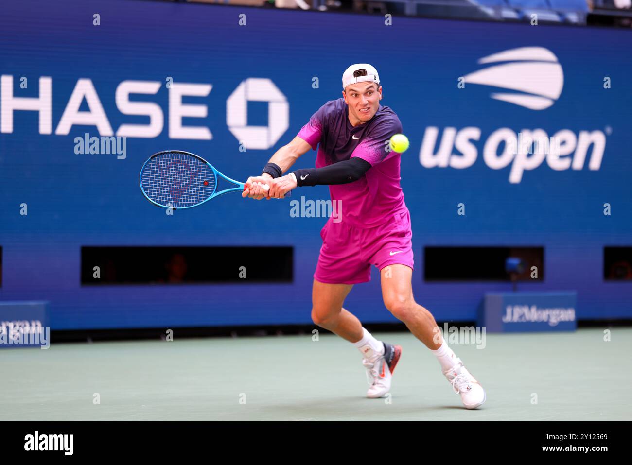 Flushing Meadows, US Open: Jack Draper von Great, UK. September 2024. In Aktion während seines Viertelfinalspiels gegen Alex de Minaur aus Australien bei den US Open Today. Quelle: Adam Stoltman/Alamy Live News Stockfoto