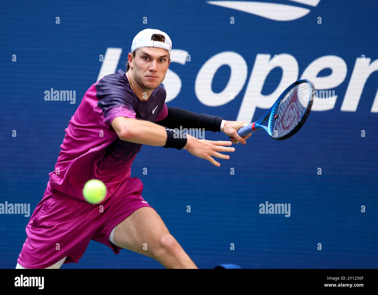 Flushing Meadows, US Open: Jack Draper von Great, UK. September 2024. In Aktion während seines Viertelfinalspiels gegen Alex de Minaur aus Australien bei den US Open Today. Quelle: Adam Stoltman/Alamy Live News Stockfoto