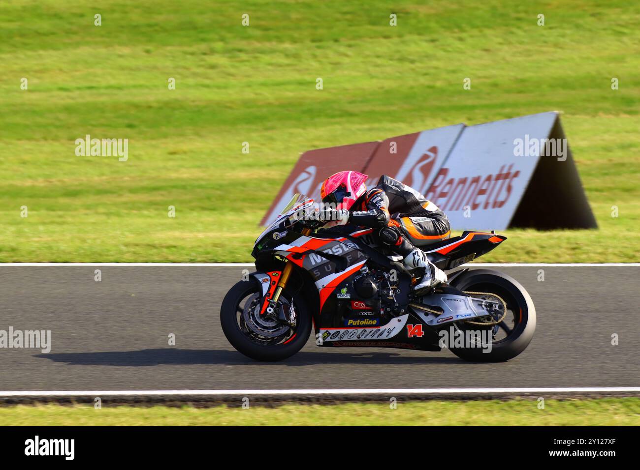 BRITISCHE SUPERBIKES IM CADWELL PARK 2024 Stockfoto