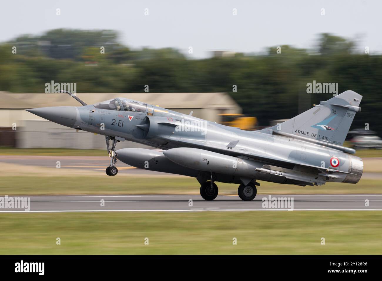 Die französische Luftwaffe Mirage 2000 bei der Royal International Air Tattoo 2024. Stockfoto