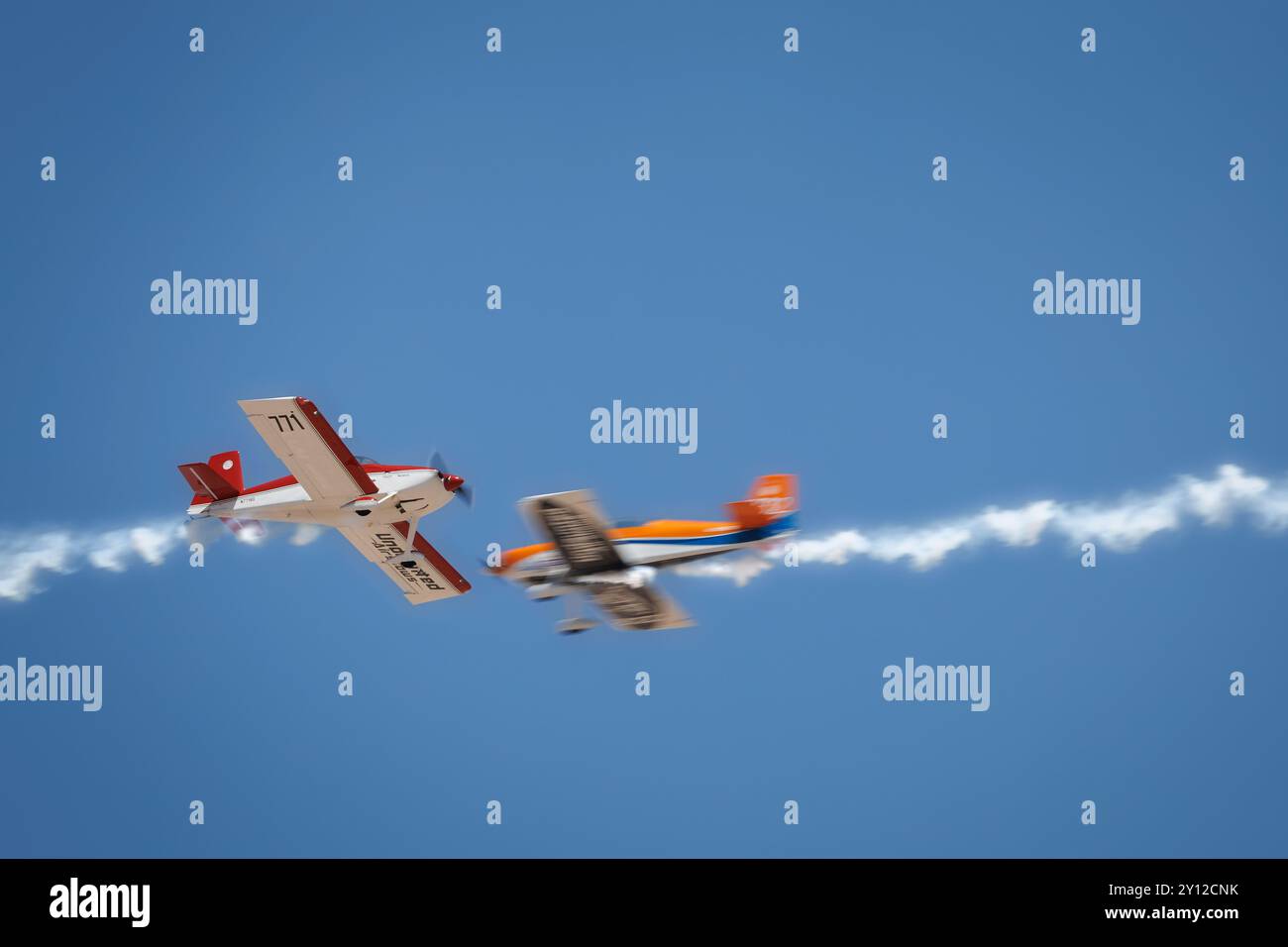 Unerschrockene Flugshows treten 2024 auf der Legacy of Liberty Airshow auf der Holloman Air Force Base in der Nähe von Alamogordo, New Mexico, auf. Stockfoto