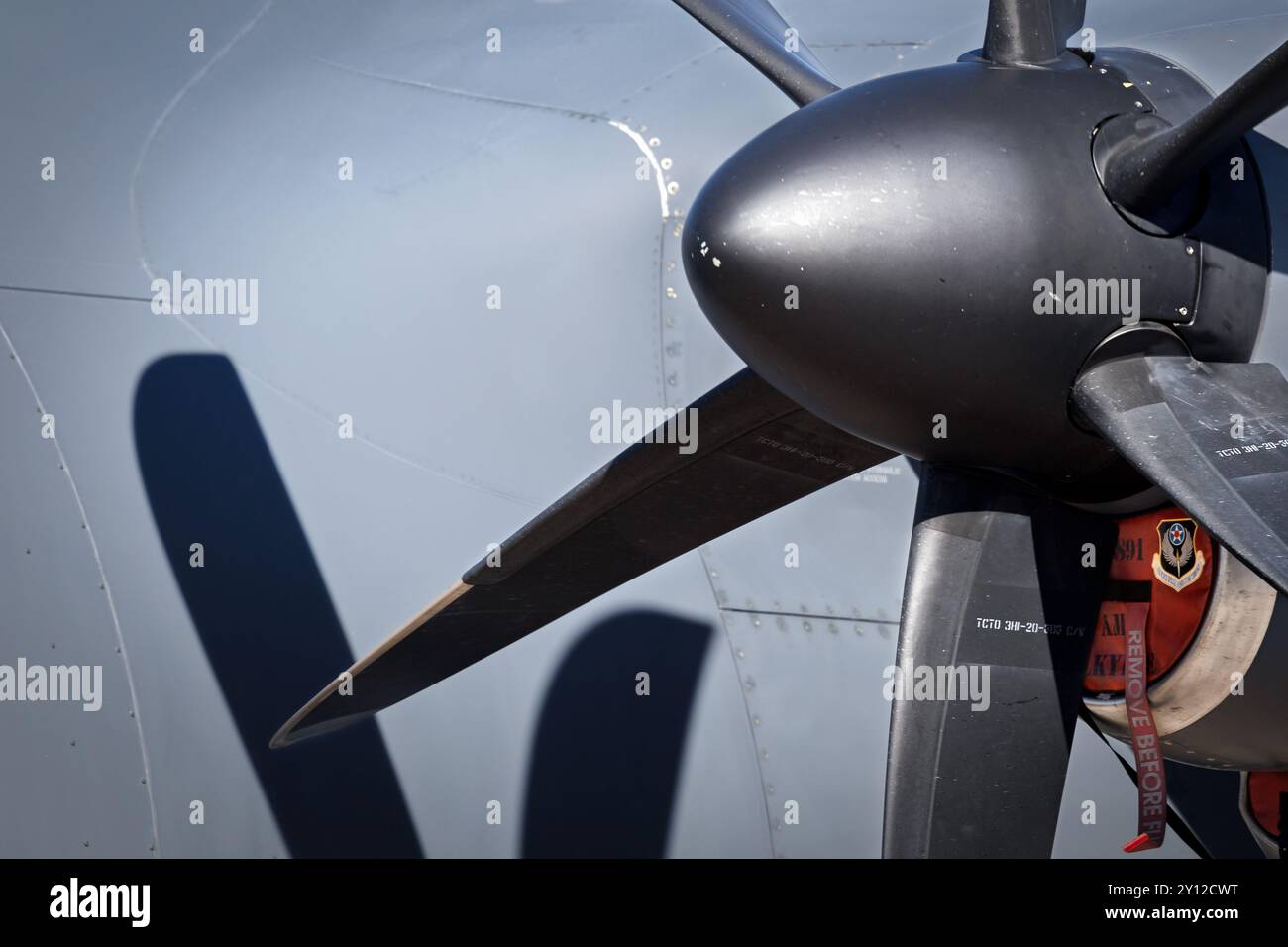 Die Seite eines C-130 Hercules bei der Legacy of Liberty Airshow 2024 auf der Holloman Air Force Base in der Nähe von Alamogordo, New Mexico. Stockfoto