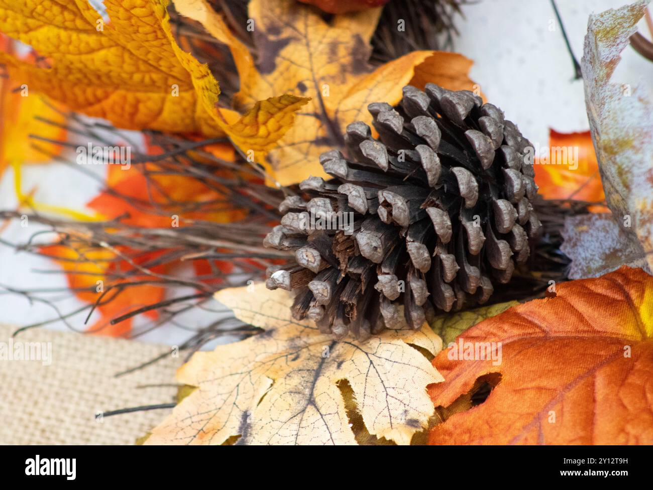 Herbstkranz bis zur Herbstdekoration Stockfoto