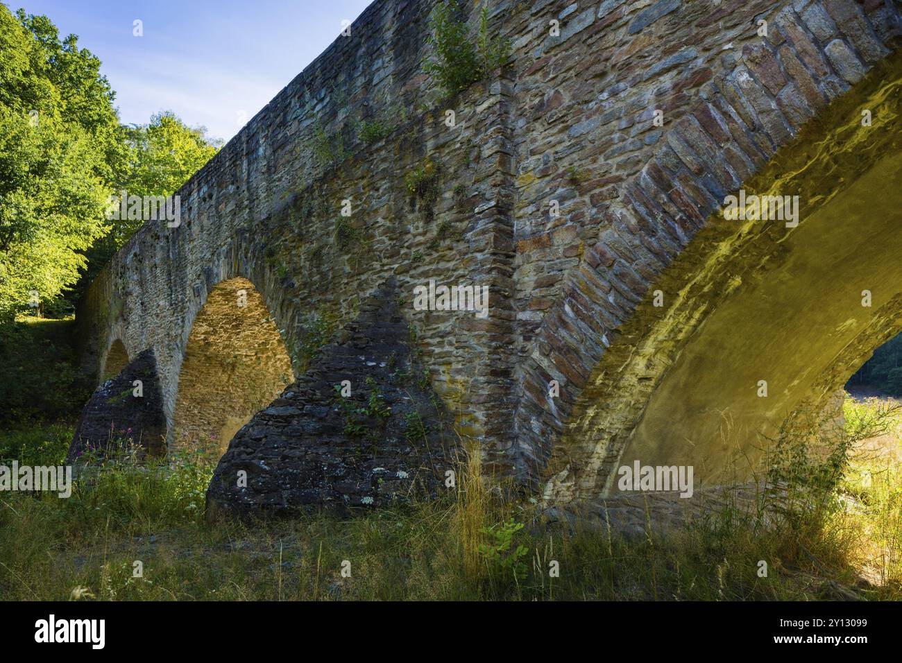 Die Alte Vaterbrücke war ein Aquädukt und die wichtigste Wasserbewirtschaftungsanlage des Bergbaus Halsbrueck. Sie wurde zwischen 1686 erbaut Stockfoto