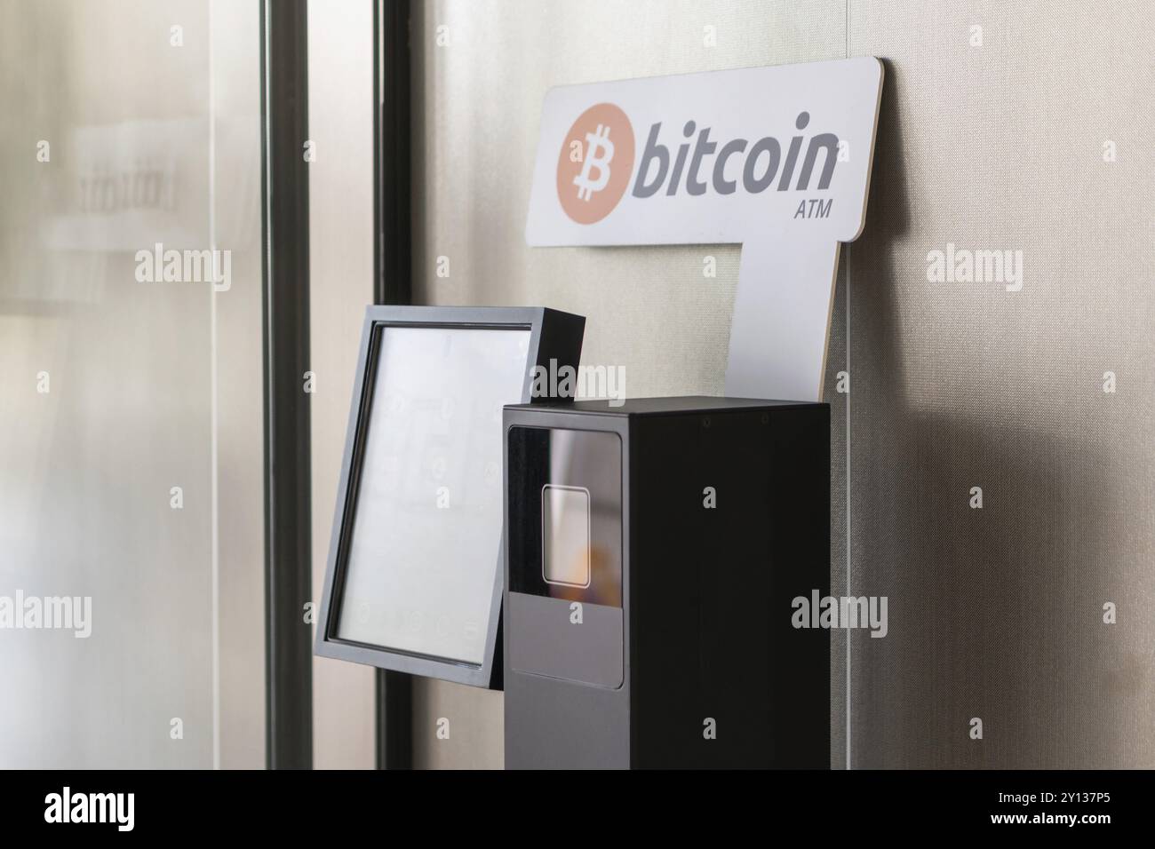 Bitcoin-Geldautomat für den Kauf und Verkauf von Kryptowährung, Prag,  Tschechische Republik Stockfotografie - Alamy