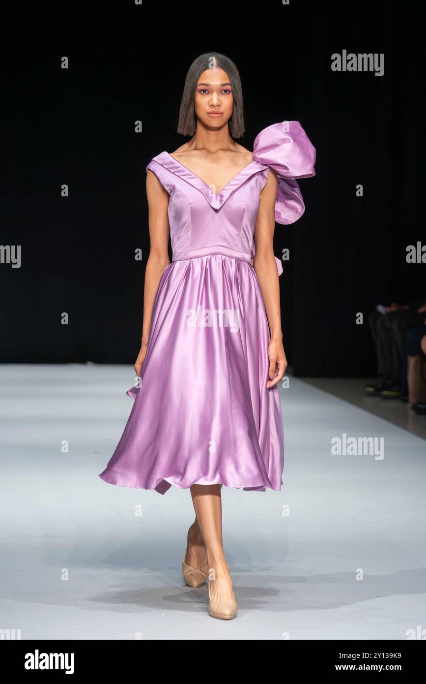 Tokio, Japan. September 2024. Fashion Runway Model, 3. September 2024 – Global Fashion Collective (GFC) Showcase Show 2 in Tokio, Japan. (Foto: Keiichi Miyashita) Stockfoto