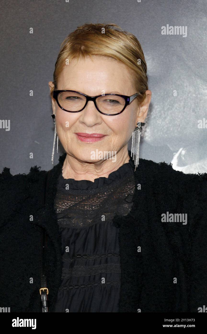 Dianne Wiest bei der Weltpremiere von "Maultier" im Regency Dorf Theater in Westwood, USA, am 10. Dezember 2018 statt. Stockfoto