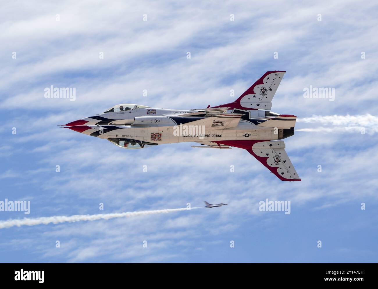 Die United States Air Force Air Demonstration Squadron „Thunderbirds“ führen ihre Demonstration am 9. März 2023 auf der Nellis Air Force Base in Nevada durch. Fol Stockfoto