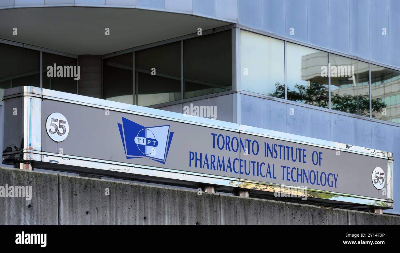 Toronto, Kanada - 2. September 2024: Eintrittsschild für das Toronto Institute of Pharmaceutical Technology. Stockfoto