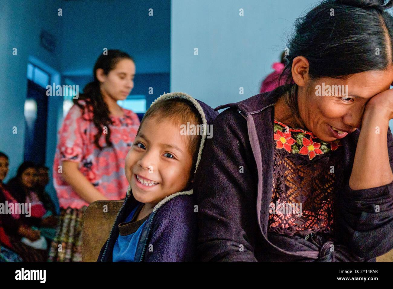 Wartezimmer, Lancetillo Gesundheitszentrum, La Parroquia, Quiche, Republik Guatemala, Zentralamerika. Stockfoto