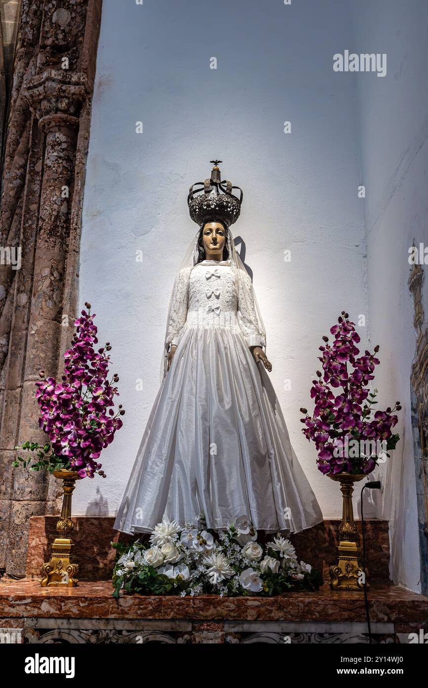 Das Innere des Klosters Jesu von Setubal in Portugal. Kirche des ehemaligen Klosters Jesu. Das erste Gebäude im Manuelinstil in Portugal Stockfoto